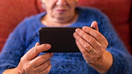 «Племянница попала в ДТП»: пенсионерка из Дзержинска отдала мошенникам 100 тысяч рублей