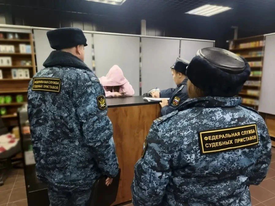 ������� ������, ������������� ����� ��� � 100 ������ �� �����, ������� � ����������