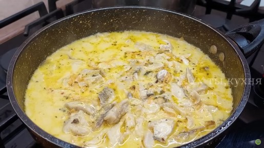 Нежная рыба в сметанном соусе: простой и вкусный рецепт