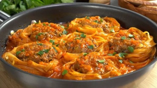 Гнезда из макарон с фаршем: быстро, просто и очень вкусно