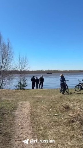 Частный дом плывёт по Оке в Нижегородской области