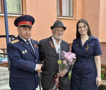 Руководитель следственного отдела по г.Арзамас поздравил ветерана Великой Отечественной войны и бывших узников фашистского концлагеря с Днем Победы