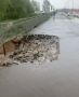 В Нижнем Новгороде ливень смыл часть тротуара на Волжской набережной