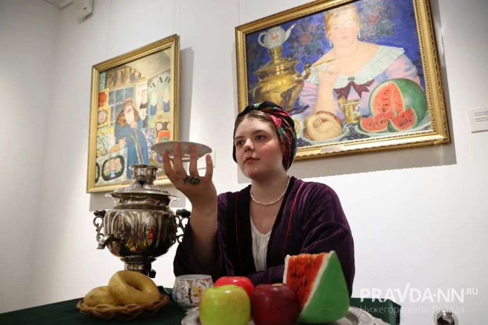 Гуляли всю ночь до утра!. Ожившие картины, увлекательные экскурсии, творческие представления и неожиданные перформансы