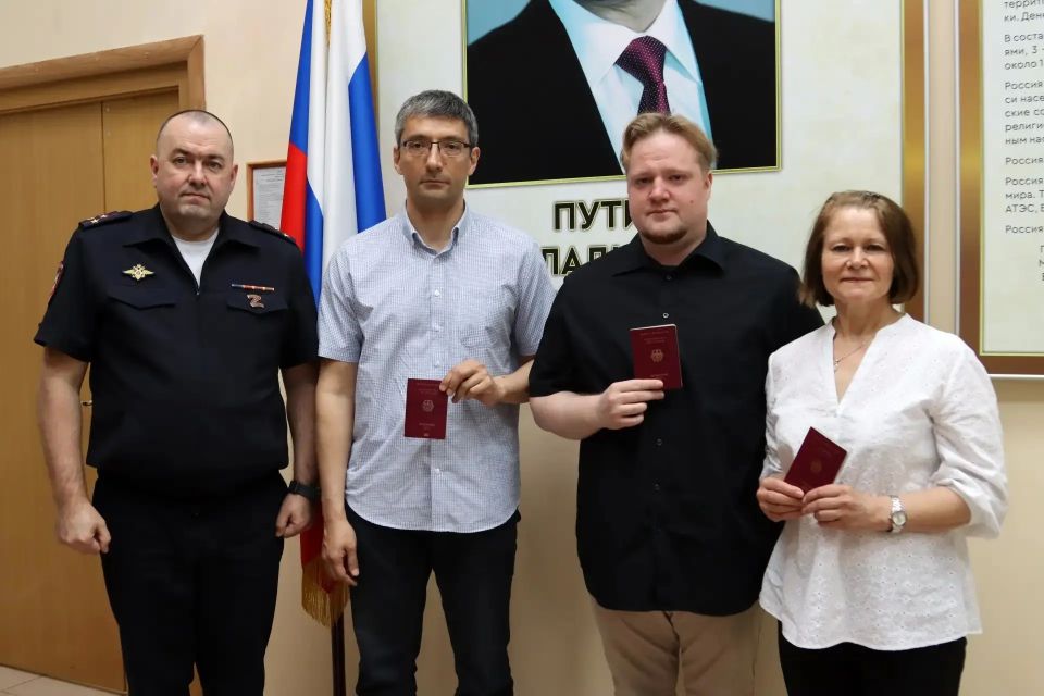 Трое граждан Германии получили разрешение на проживание в Нижегородской области