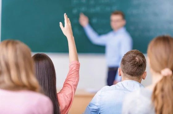 Данные опроса Высшей школы экономики свидетельствуют, что только пятая часть респондентов считают образование гарантией карьерного успеха