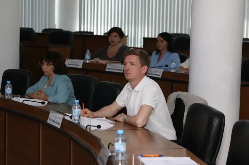 Комиссионную неделю в городской Думе Нижнего Новгорода открыло заседание постоянной комиссии по развитию экономики, промышленности, предпринимательству и туризму Комиссионную неделю в городской Думе Нижнего Новгорода открыло заседание постоянной комиссии по развитию экономики, промышленности, предпринимательству и туризму