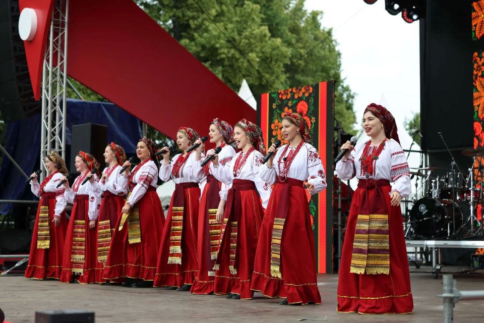 Семёнов готовится принять XXII Международный фестиваль народных художественных промыслов «Золотая хохлома» 20 и 21 июня Семёнов готовится принять XXII Международный фестиваль народных художественных промыслов «Золотая хохлома» 20 и 21 июня