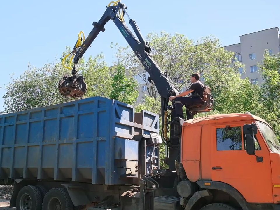 Несанкционированную свалку ликвидируют на улице Березовской по обращениям нижегородцев Несанкционированную свалку ликвидируют на улице Березовской по обращениям нижегородцев