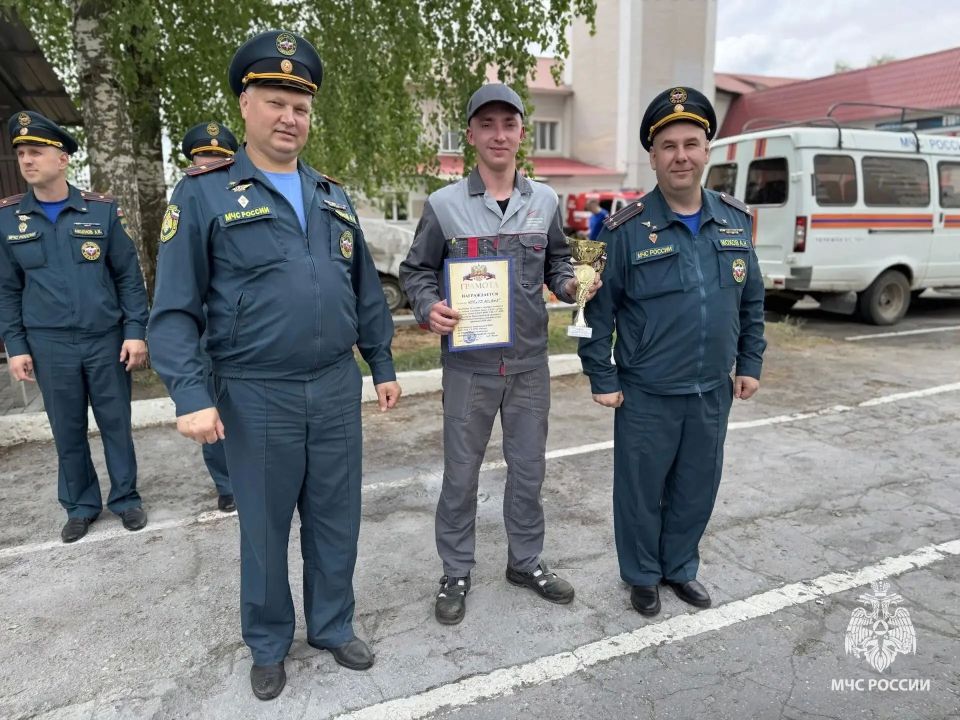 В Выксе определили лучшее звено газодымозащитной службы В Выксе определили лучшее звено газодымозащитной службы