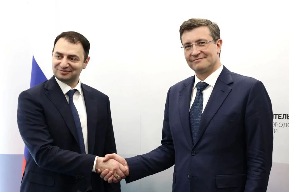 Глеб Никитин: Подписали с генеральным директором «РТК-ЦОД» Давидом Мартиросовым соглашение о совместном развитии инфраструктуры дата-центров в Нижегородской области