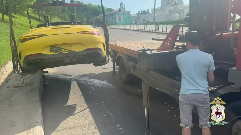 Опубликовано видео ДТП на Похвалинском съезде, которое накануне устроил сын экс-главы «Луидора»