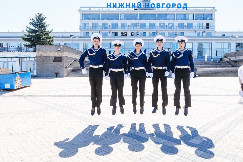 Волжское пароходство открыло молодёжную навигацию — около центрального офиса судоходной компании встретились более 100 будущих моряков и речников Волжское пароходство открыло молодёжную навигацию — около центрального офиса судоходной компании встретились более 100 будущих моряков и речников