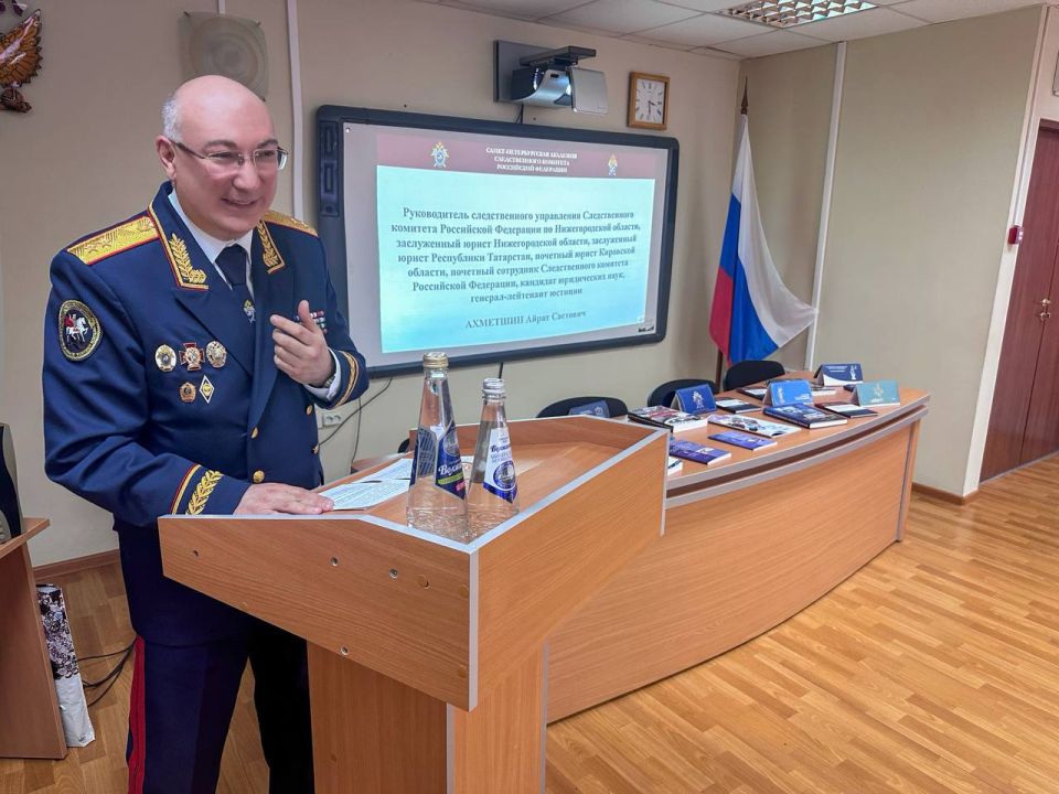 Руководитель регионального следственного управления Айрат Ахметшин принял участие в круглом столе, посвященном вопросам профессии следователя Руководитель регионального следственного управления Айрат Ахметшин принял участие в круглом столе, посвященном вопросам профессии следователя
