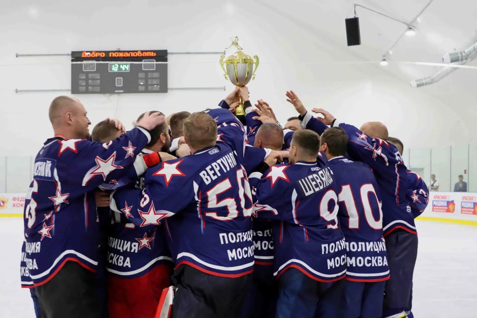 В Нижегородской области с успехом завершился юбилейный, десятый турнир МВД России по хоккею с шайбой! В Нижегородской области с успехом завершился юбилейный, десятый турнир МВД России по хоккею с шайбой!
