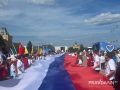 В День России на Ярмарочной площади в Нижнем Новгороде развернули 100-метровый флаг