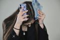 45-летняя жительница Володарска лишилась четырех миллионов рублей, пытаясь помочь подруге обналичить доход от инвестиций