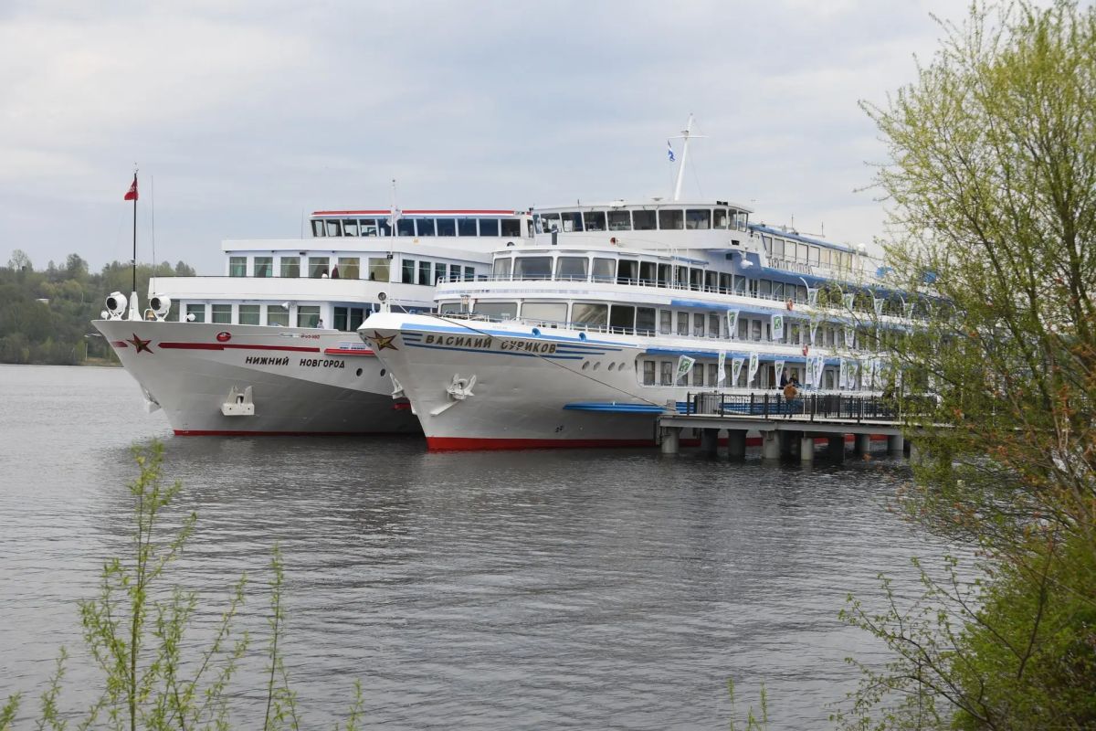 Три теплохода столкнулись на Волге у Городца