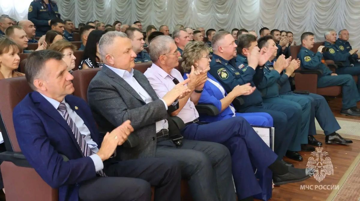 С песней по службе и по жизни С песней по службе и по жизни