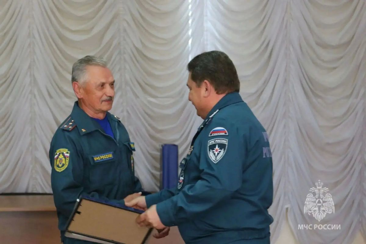 С песней по службе и по жизни С песней по службе и по жизни