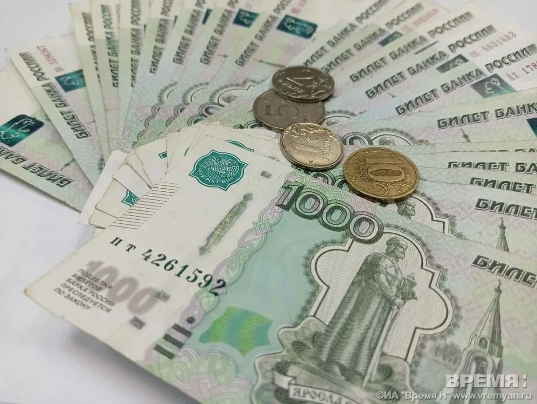 Завернула в газету и полотенце: нижегородка отдала 700 тысяч рублей лже-налоговикам