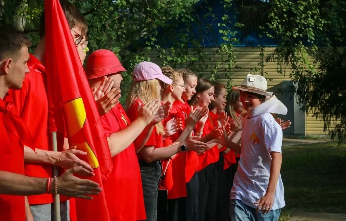 Более 100 юных активистов «Большого Нижнего» встретятся на профильной смене в лагере «Звездочка» Более 100 юных активистов «Большого Нижнего» встретятся на профильной смене в лагере «Звездочка»
