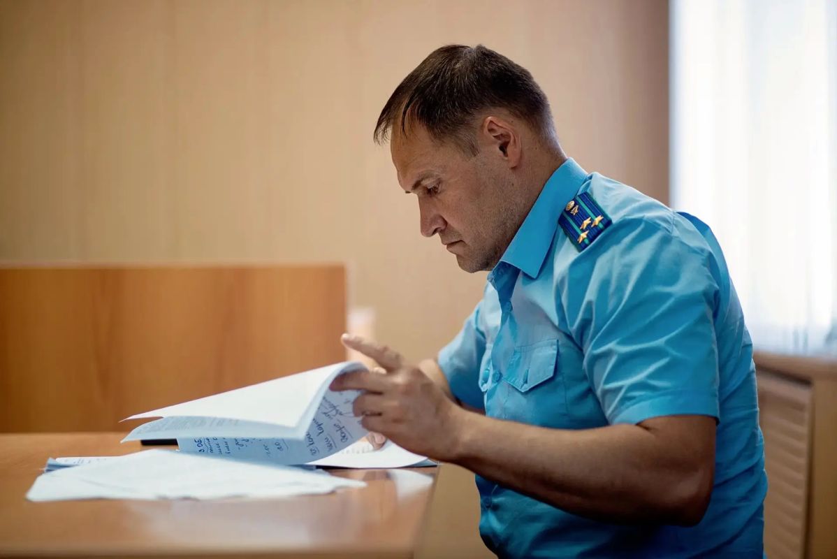По иску Арзамасского городского прокурора в пользу несовершеннолетнего работника, получившего тяжелую травму на производстве, взыскана компенсация морального вреда и расходов на лечение