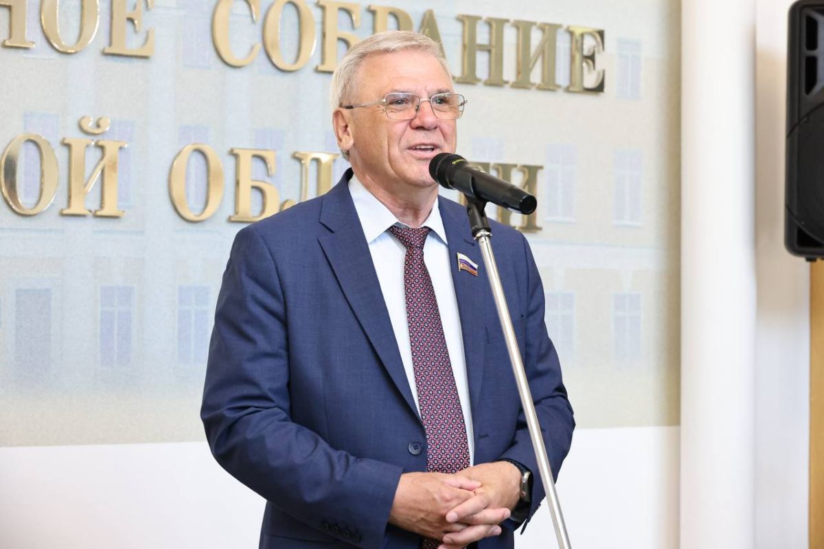 – А у вас пряники с рыбкой? – А у вас пряники с рыбкой?