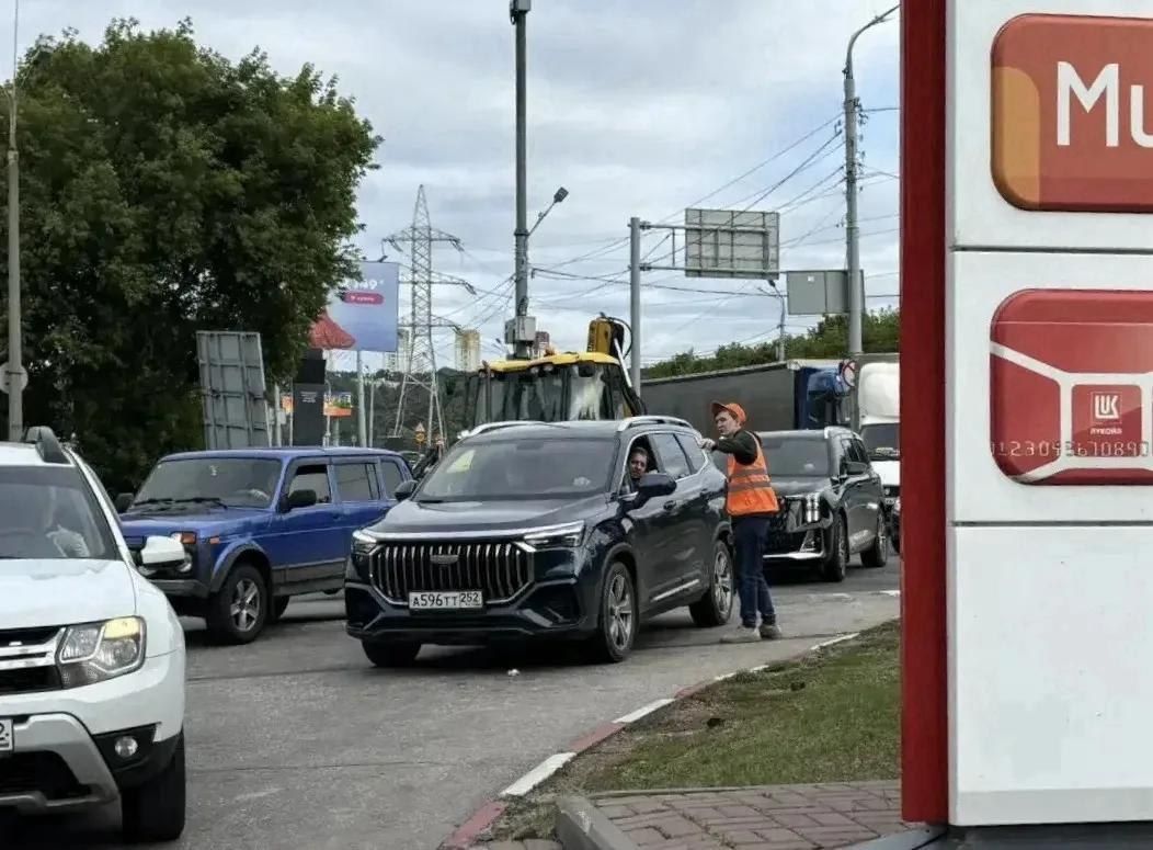 Более 400 волонтеров работали на 66 заправках в Нижнем Новгороде и Дзержинске на прошлой неделе Более 400 волонтеров работали на 66 заправках в Нижнем Новгороде и Дзержинске на прошлой неделе