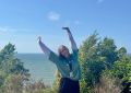 Высокие баллы на ЕГЭ открывают перед выпускниками двери в топовые вузы России, но сможет ли вчерашний школьник воспользоваться такой возможностью, зависит от него самого