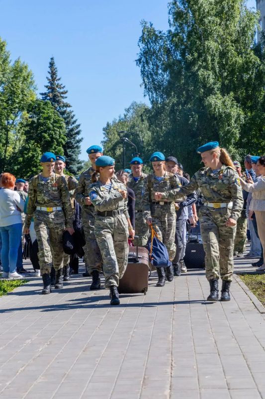Третья летняя смена лагеря «Хочу стать десантником» стартовала Третья летняя смена лагеря «Хочу стать десантником» стартовала