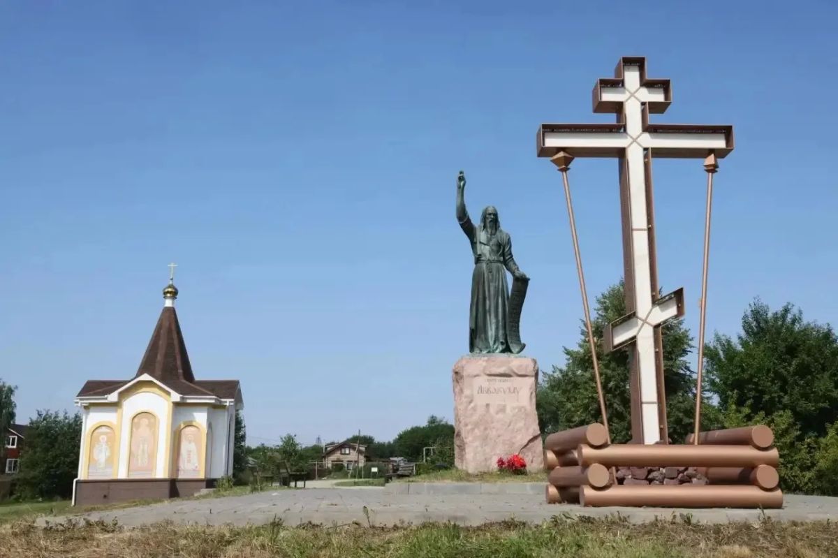 Глеб Никитин: А вы знали, что главные лица раскола Русской церкви XVII века - патриарх Никон и протопоп Аввакум - оба были не просто нашими земляками, но и соседями? Автор церковной реформы - уроженец села Вельдеманово... Глеб Никитин: А вы знали, что главные лица раскола Русской церкви XVII века - патриарх Никон и протопоп Аввакум - оба были не просто нашими земляками, но и соседями? Автор церковной реформы - уроженец села Вельдеманово...