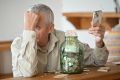 78-летний житель Нижнего Новгорода стал жертвой телефонных мошенников и лишился более 13,4 миллиона рублей