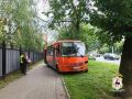Опубликованы фото с места смертельной аварии с автобусом на улице Ванеева