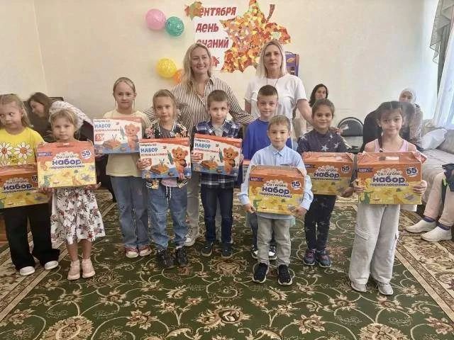 Депутаты городской Думы помогают собирать в школу ребят из многодетных семей Депутаты городской Думы помогают собирать в школу ребят из многодетных семей