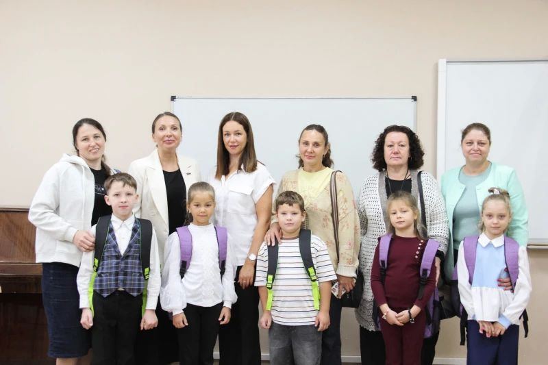 Депутаты городской Думы помогают собирать в школу ребят из многодетных семей Депутаты городской Думы помогают собирать в школу ребят из многодетных семей