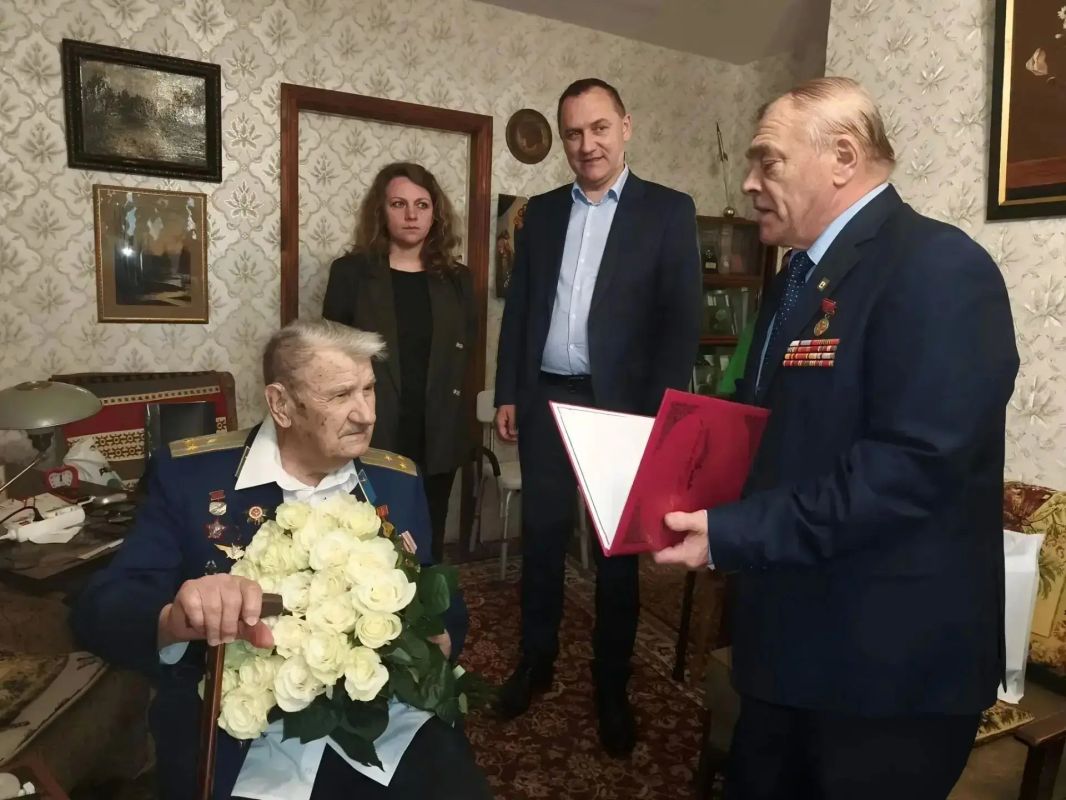 Ветеран Великой Отечественной войны Константин Пищулин отметил вековой юбилей Ветеран Великой Отечественной войны Константин Пищулин отметил вековой юбилей