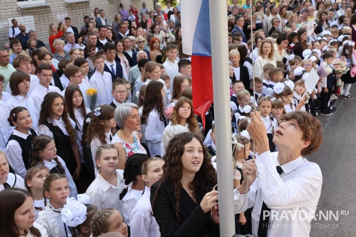 И ещё немного фото с красивыми ребятишками — торжественные линейки в честь дня знаний сегодня прошли по всей области И ещё немного фото с красивыми ребятишками — торжественные линейки в честь дня знаний сегодня прошли по всей области