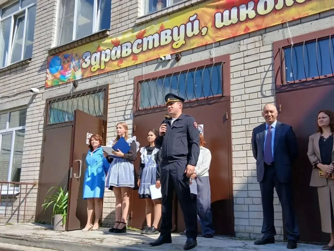 Сотрудники Госавтоинспекции Нижегородской области приняли участие в мероприятиях, посвящённых Дню знаний Сотрудники Госавтоинспекции Нижегородской области приняли участие в мероприятиях, посвящённых Дню знаний