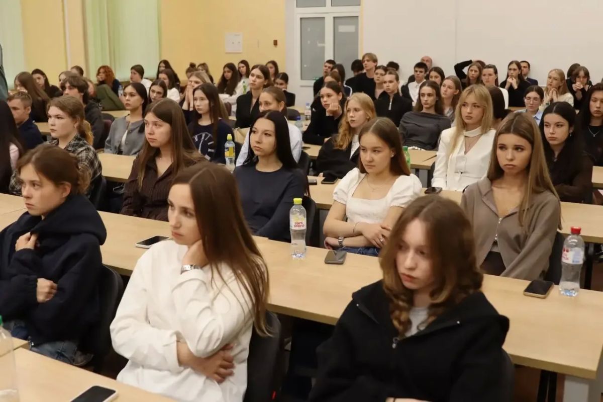 Сегодня, в День солидарности в борьбе с терроризмом, вместе с первокурсниками Нижегородского института управления Президентской академии почтили память жертв терактов в Беслане и Старобельске Сегодня, в День солидарности в борьбе с терроризмом, вместе с первокурсниками Нижегородского института управления Президентской академии почтили память жертв терактов в Беслане и Старобельске