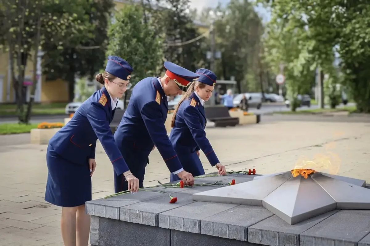 Сотрудники регионального следственного управления приняли участие в мероприятиях в День солидарности в борьбе с терроризмом Сотрудники регионального следственного управления приняли участие в мероприятиях в День солидарности в борьбе с терроризмом