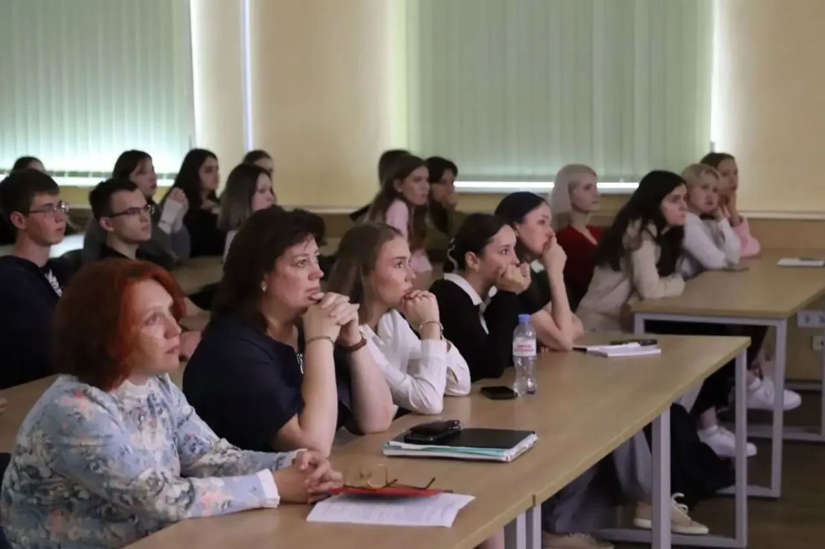 Сегодня, в День солидарности в борьбе с терроризмом, вместе с первокурсниками Нижегородского института управления Президентской академии почтили память жертв терактов в Беслане и Старобельске Сегодня, в День солидарности в борьбе с терроризмом, вместе с первокурсниками Нижегородского института управления Президентской академии почтили память жертв терактов в Беслане и Старобельске