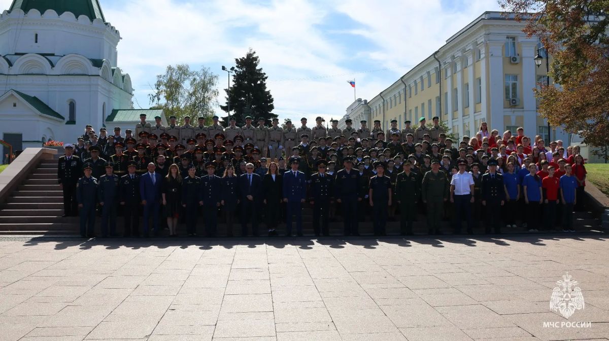 Помним каждого.. В день солидарности в борьбе с терроризмом, сегодня прошла церемония возложения цветов у Вечного огня в Нижегородском Кремле Помним каждого.. В день солидарности в борьбе с терроризмом, сегодня прошла церемония возложения цветов у Вечного огня в Нижегородском Кремле