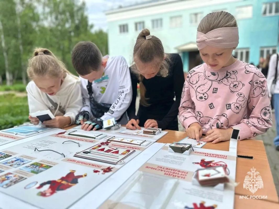 Акция «Мои безопасные каникулы»: более 3000 детей Выксы научились спасать жизни Акция «Мои безопасные каникулы»: более 3000 детей Выксы научились спасать жизни