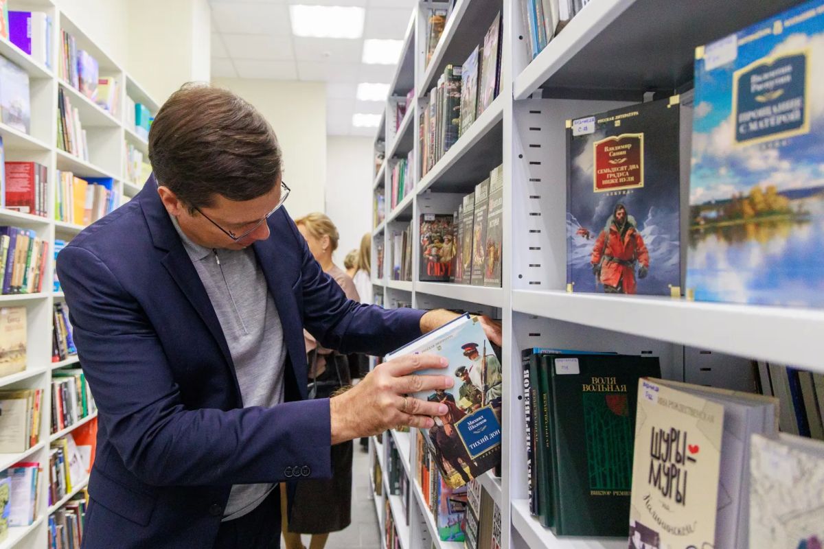 Юрий Шалабаев: Открыли, пожалуй, одну из самых красивых модельных библиотек, которая уже завтра распахнет двери для своих читателей в Ленинском районе Юрий Шалабаев: Открыли, пожалуй, одну из самых красивых модельных библиотек, которая уже завтра распахнет двери для своих читателей в Ленинском районе