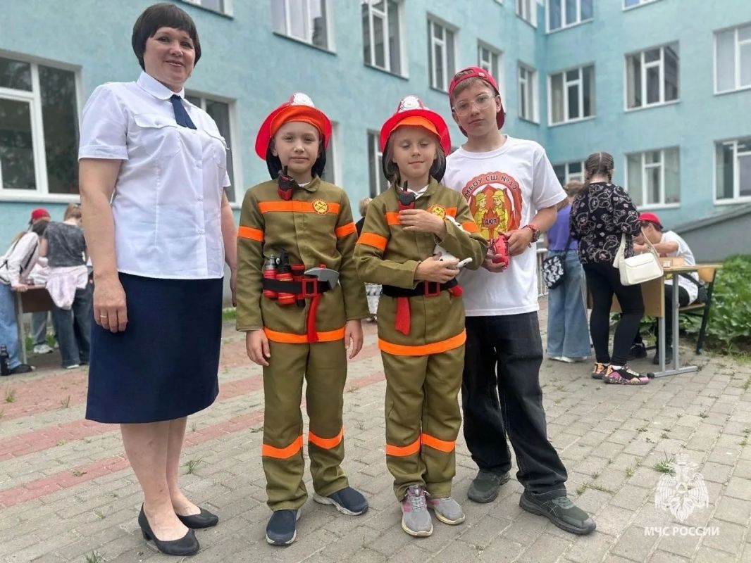 Акция «Мои безопасные каникулы»: более 3000 детей Выксы научились спасать жизни Акция «Мои безопасные каникулы»: более 3000 детей Выксы научились спасать жизни