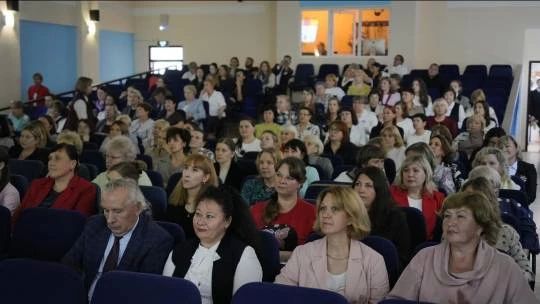 Депутаты городской Думы поздравили педагогов и руководителей учреждений образования Нижегородского района Депутаты городской Думы поздравили педагогов и руководителей учреждений образования Нижегородского района