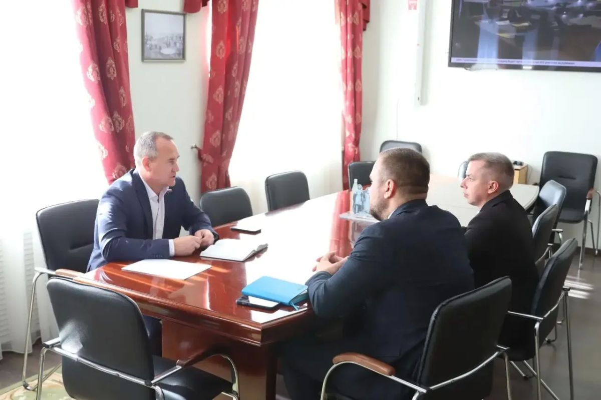 Провел первую рабочую встречу с Никитой Зезекало, который недавно возглавил АНО «Общественное самоуправление Нижнего Новгорода»