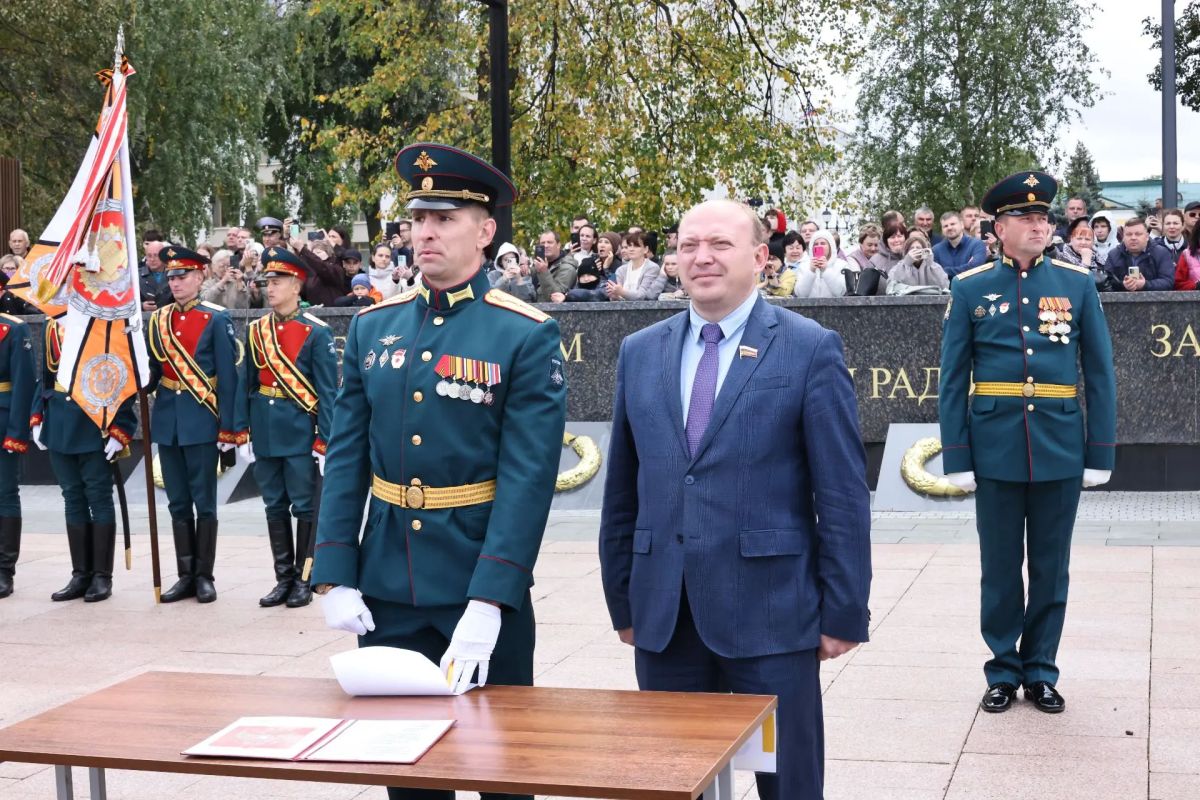 Максим Ребров принял участие в церемонии присяги курсантов НВВИКУ Максим Ребров принял участие в церемонии присяги курсантов НВВИКУ