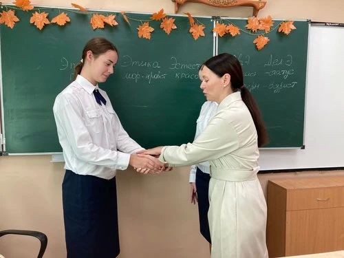 Представитель Женского совета при следственном управлении Лилия Тагирова провела занятие для кадет Представитель Женского совета при следственном управлении Лилия Тагирова провела занятие для кадет